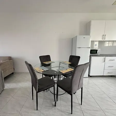 Pelagos Panorama 2b, Seaview, Pool Apartment Klorakas