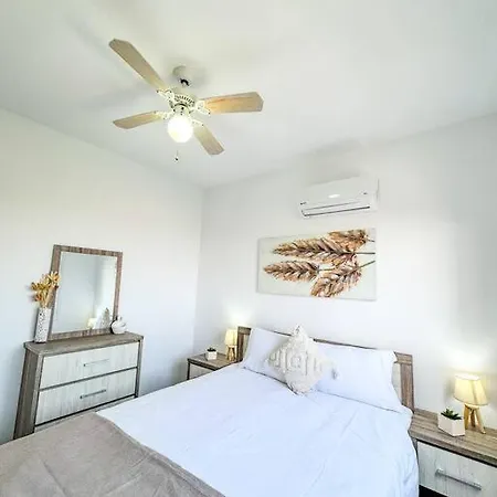 Pelagos Panorama 2b, Seaview, Pool Appartement