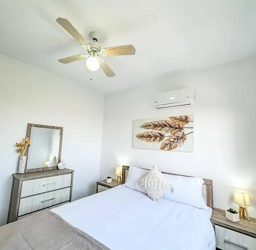 Pelagos Panorama 2b, Seaview, Pool 公寓